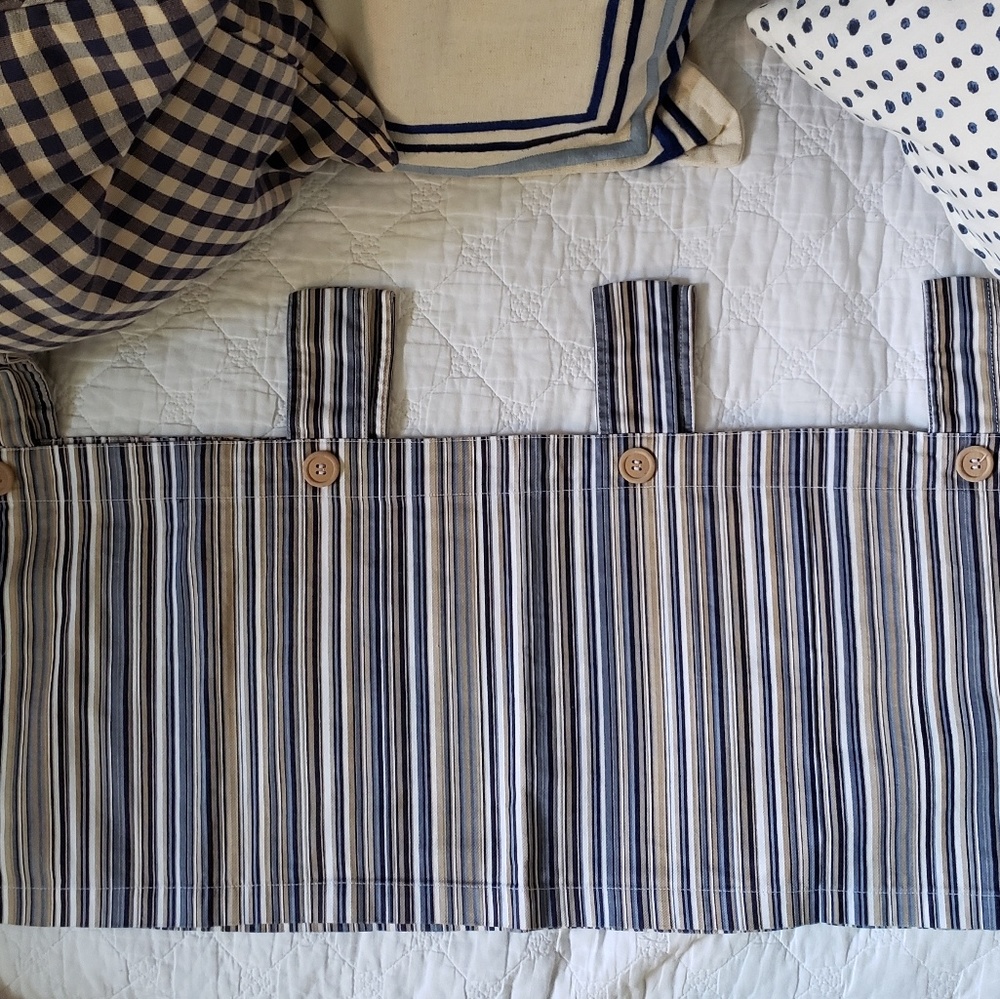 2 Valances